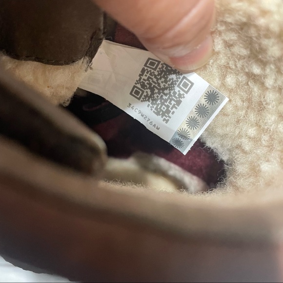 UGG Kesey Lace Up Booties - Picture 14 of 16